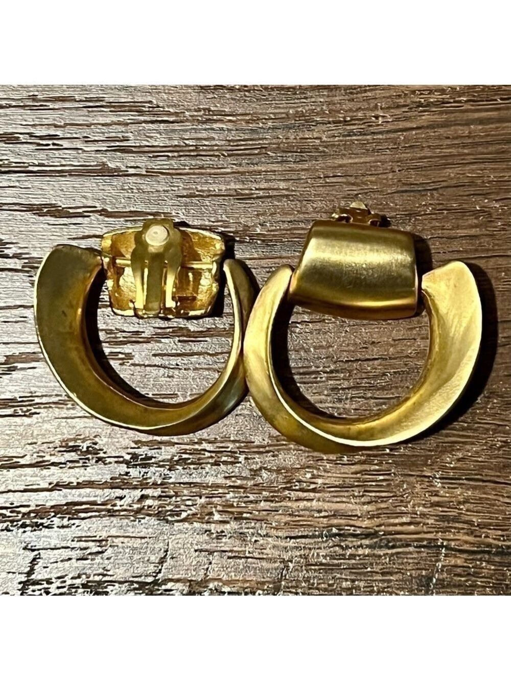𝅺vintage 80s clip earrings